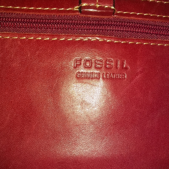 Fossil Leather Wallet Rustic Red - Picture 8 of 8